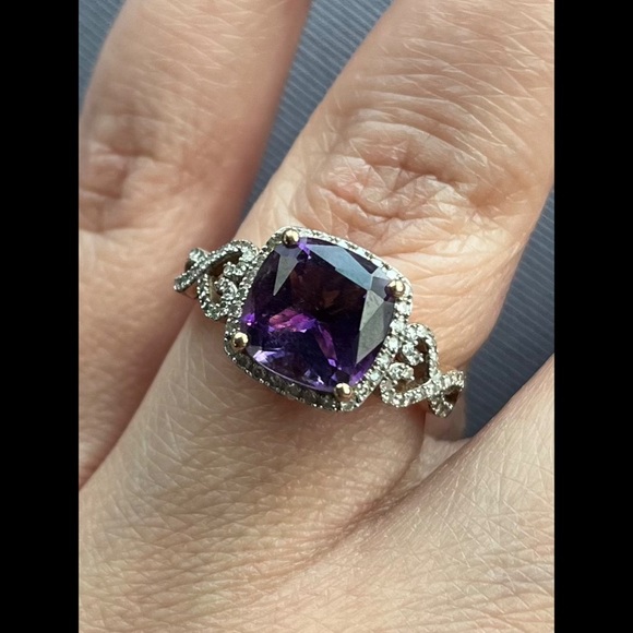 β¨ HP β¨ Amethyst Ring β¨ w/ Real Diamonds β¨ - Picture 8 of 9
